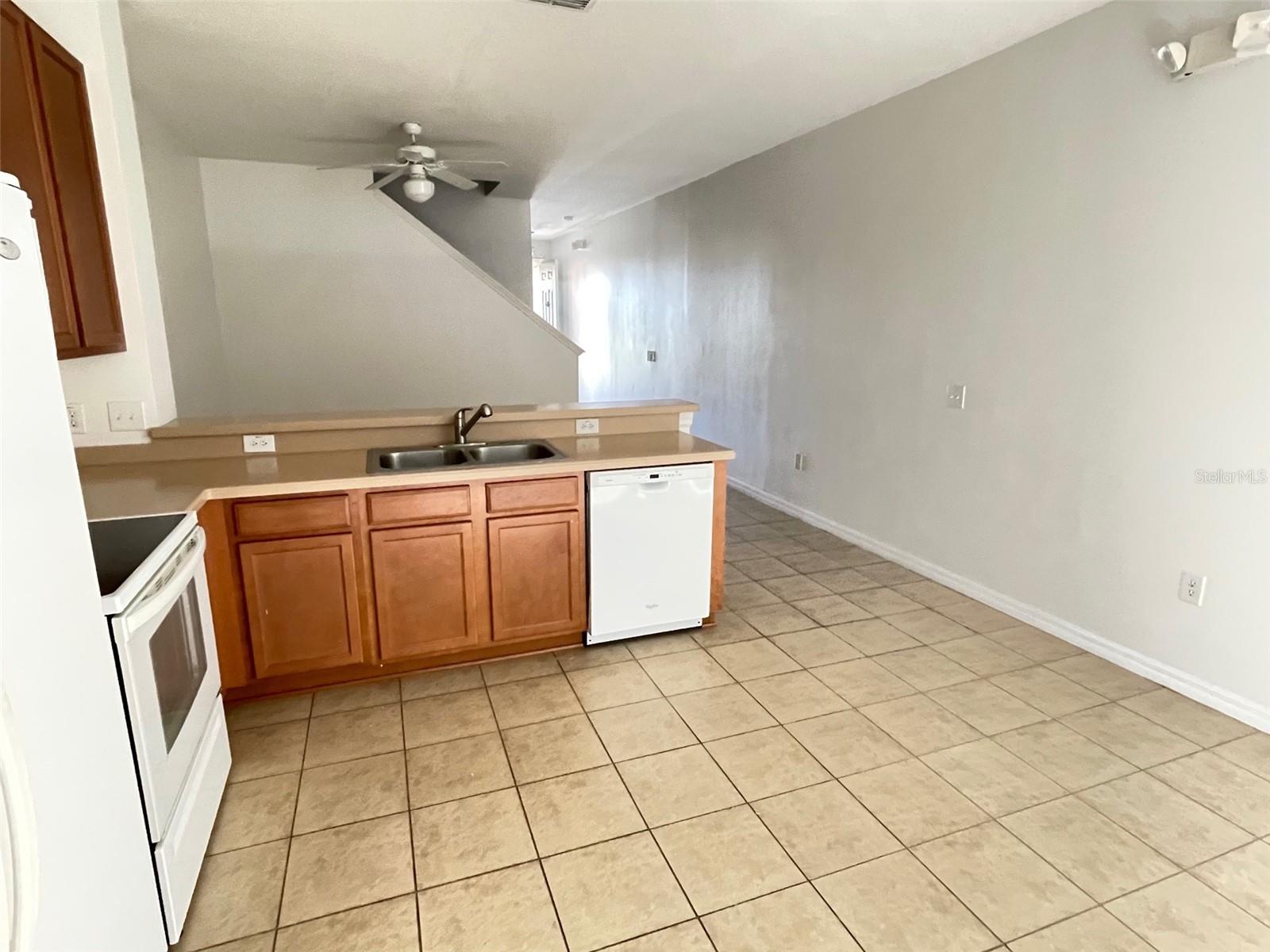 COMPASS BAY UNIT 1 - Residential Lease