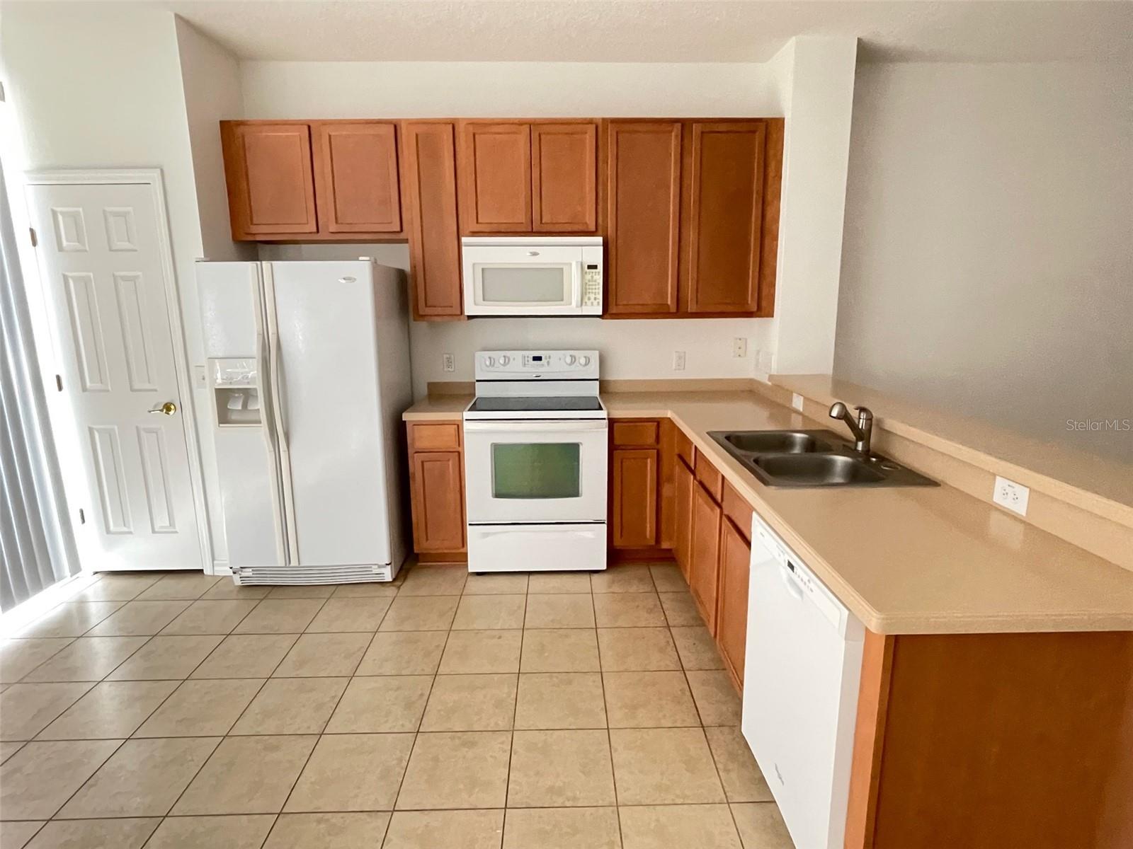 COMPASS BAY UNIT 1 - Residential Lease