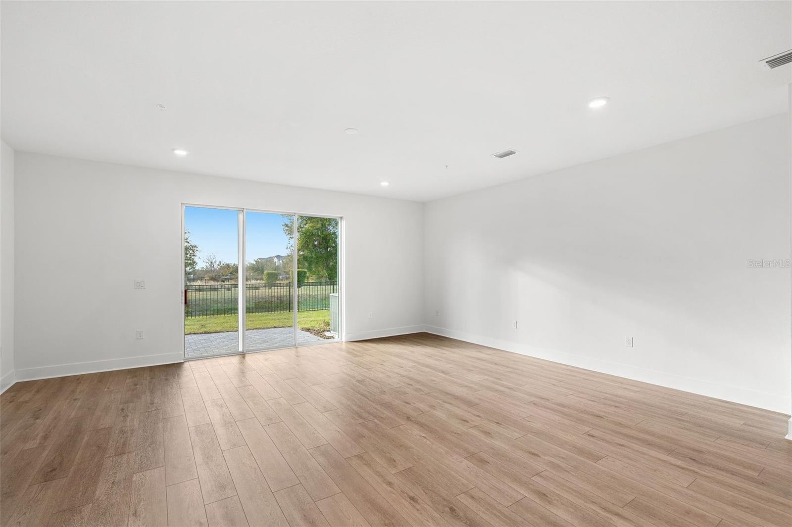 MAGNOLIA RESERVE - Residential