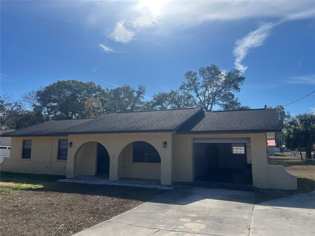 Photo of 2330 NE 41st Street, Ocala, FL 34479 (MLS # OM717186)