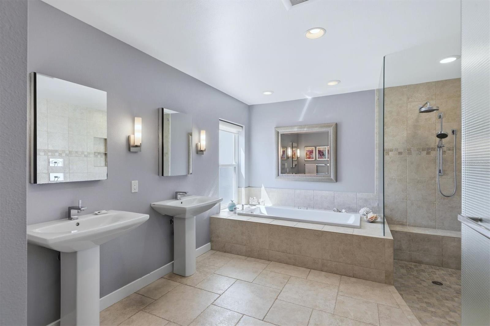 COUNTRY CLUB OF SARASOTA THE - Residential