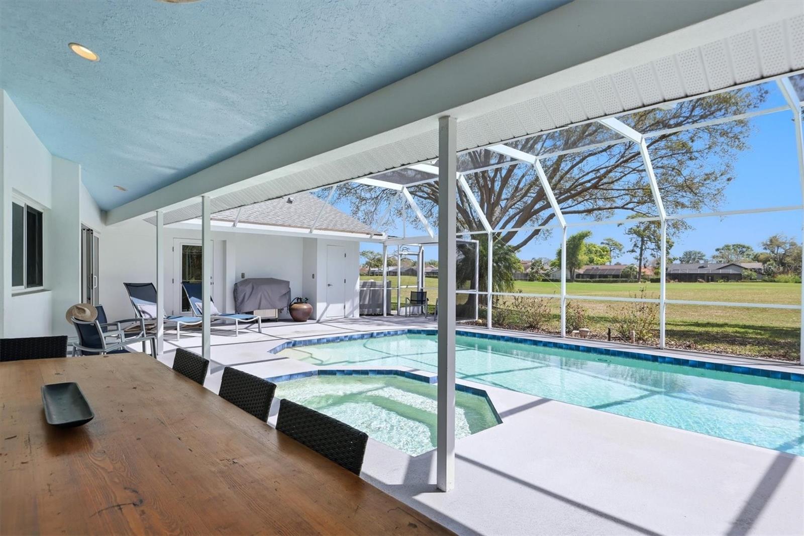 COUNTRY CLUB OF SARASOTA THE - Residential