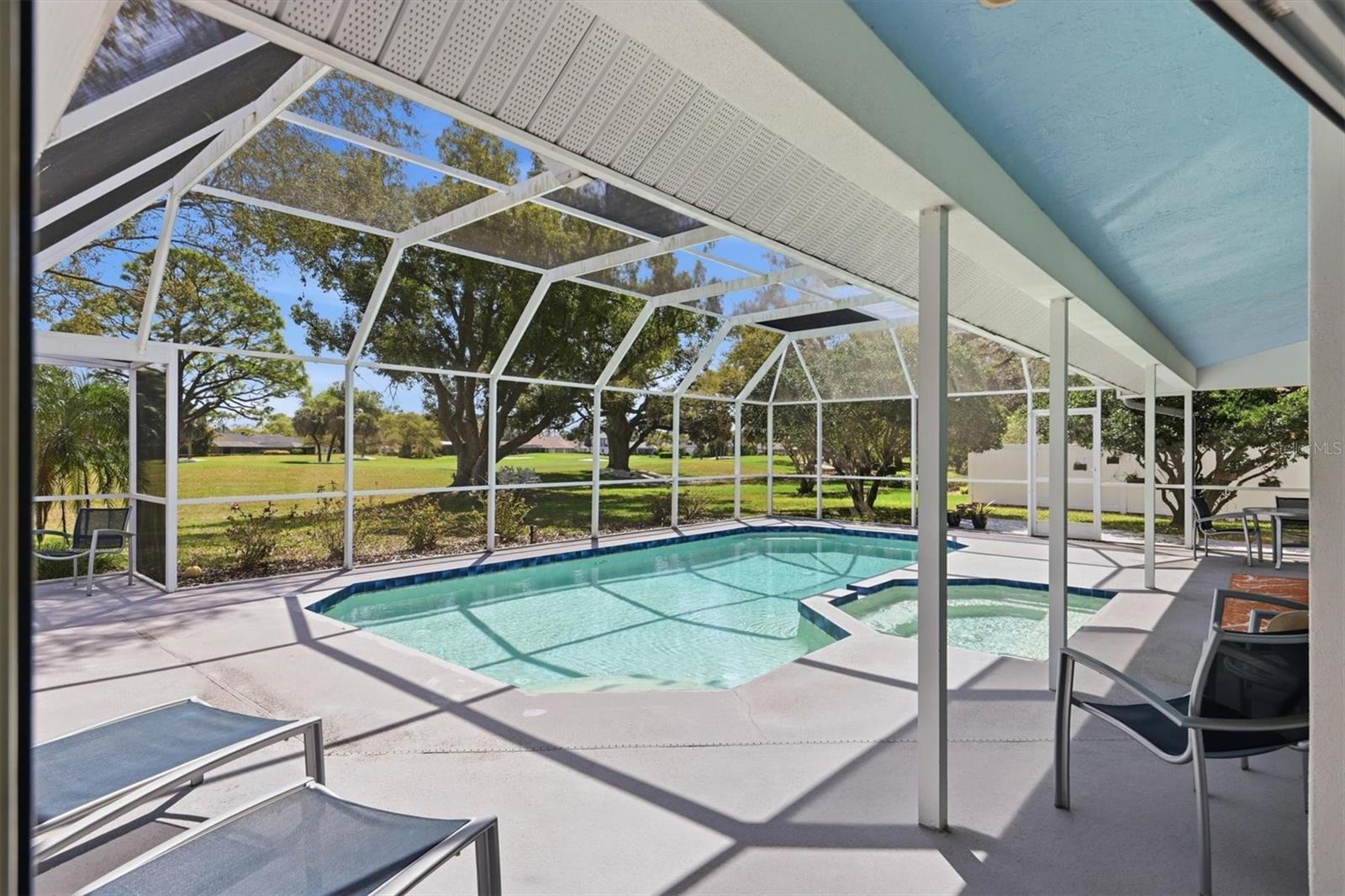 COUNTRY CLUB OF SARASOTA THE - Residential