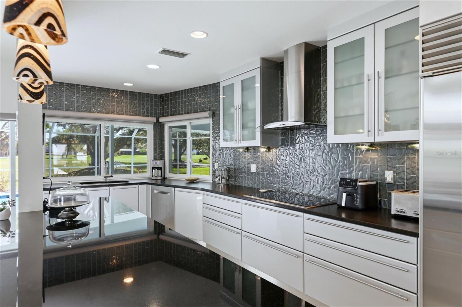 COUNTRY CLUB OF SARASOTA THE - Residential