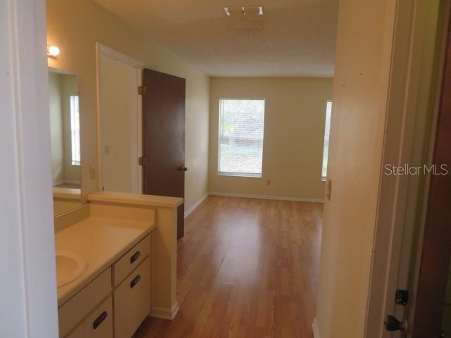 ALAFAYA WOODS PH 01 UNIT B - Residential Lease