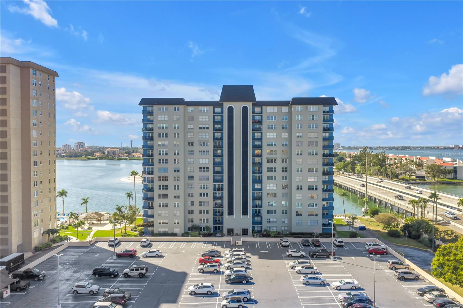 BAYWAY ISLES POINT BRITTANY FIVE - Residential