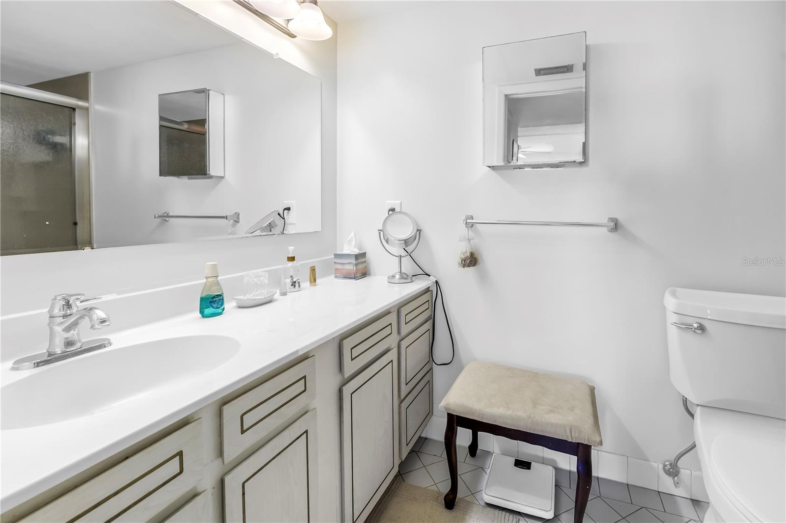 BAYWAY ISLES POINT BRITTANY FIVE - Residential