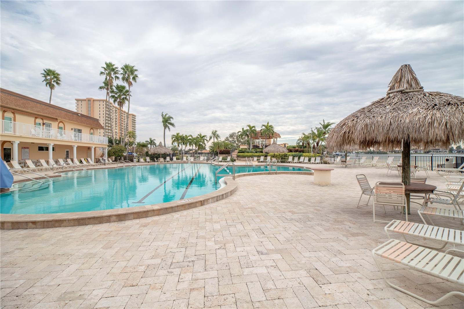 BAYWAY ISLES POINT BRITTANY FIVE - Residential