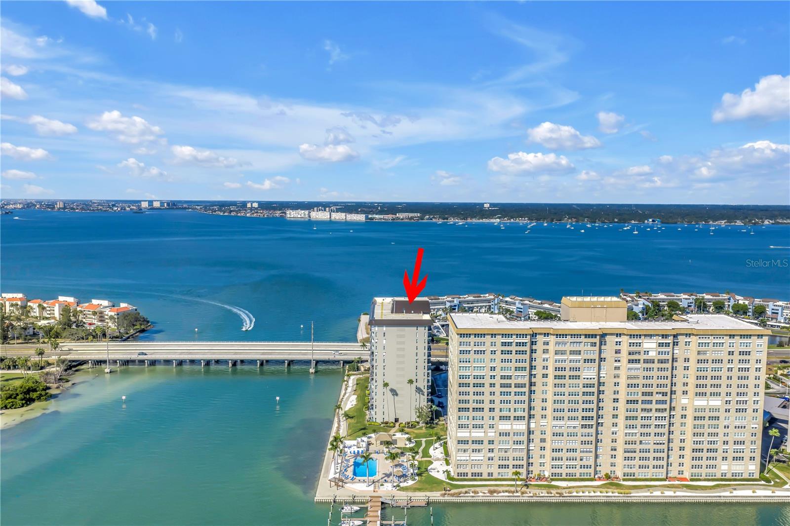 BAYWAY ISLES POINT BRITTANY FIVE - Residential