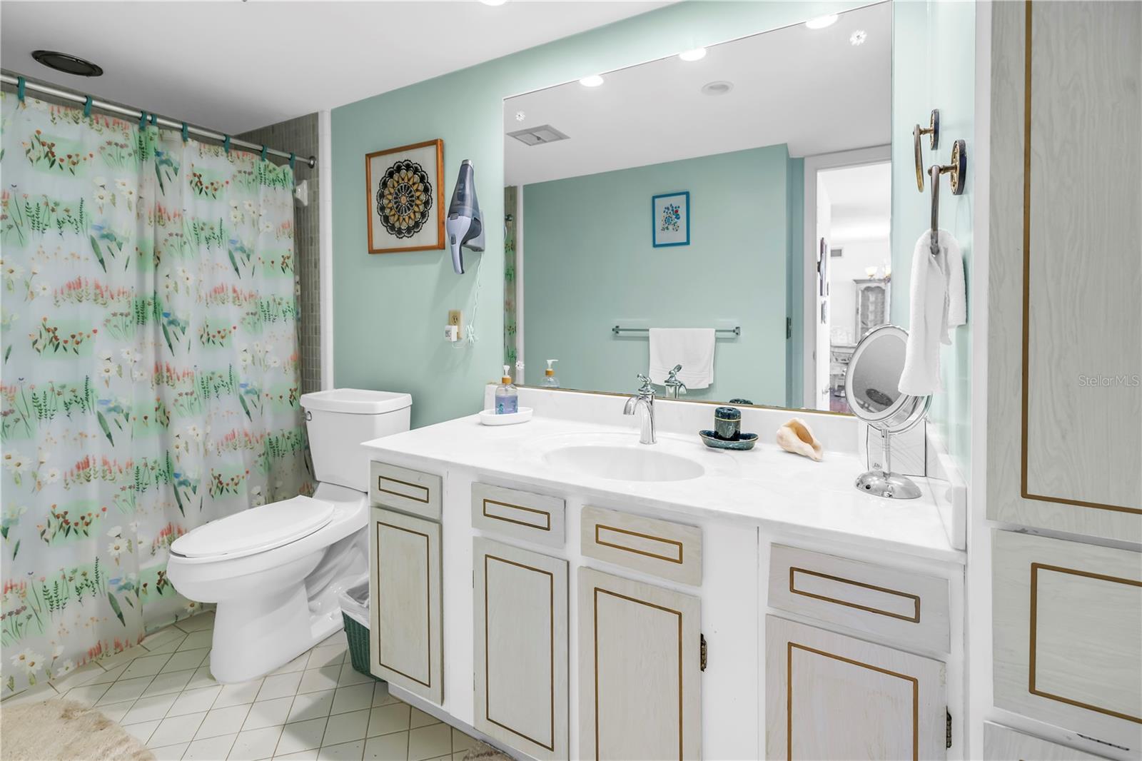 BAYWAY ISLES POINT BRITTANY FIVE - Residential