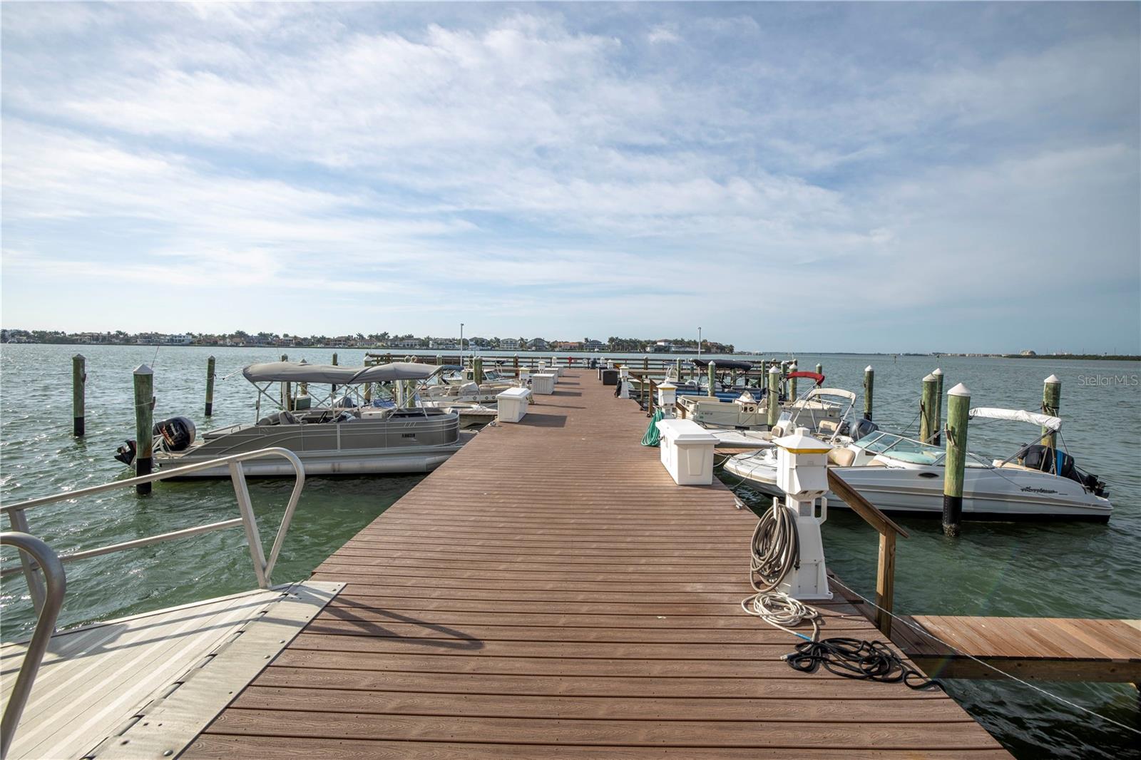 BAYWAY ISLES POINT BRITTANY FIVE - Residential