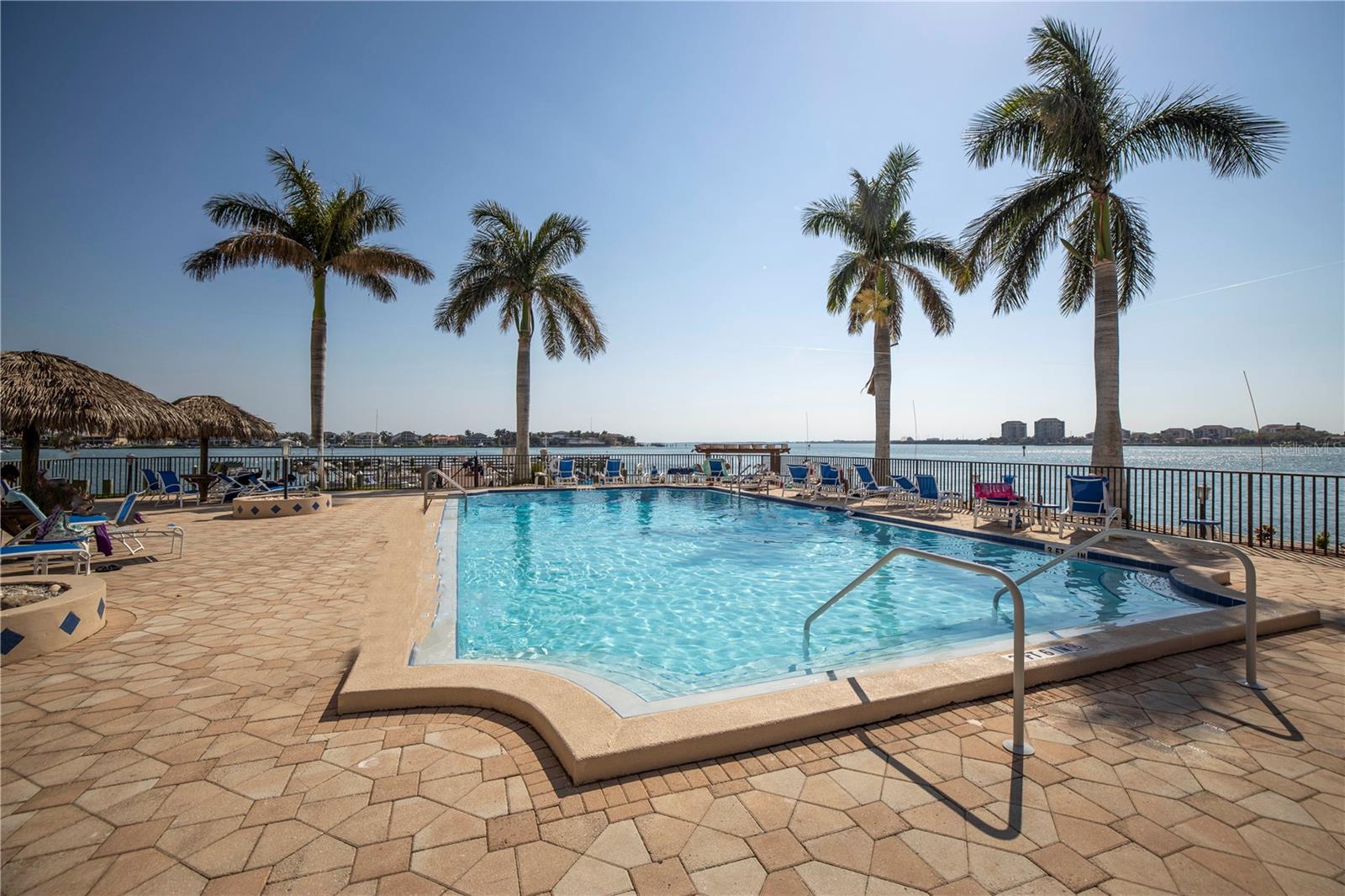 BAYWAY ISLES POINT BRITTANY FIVE - Residential