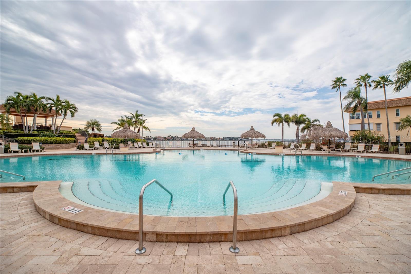 BAYWAY ISLES POINT BRITTANY FIVE - Residential