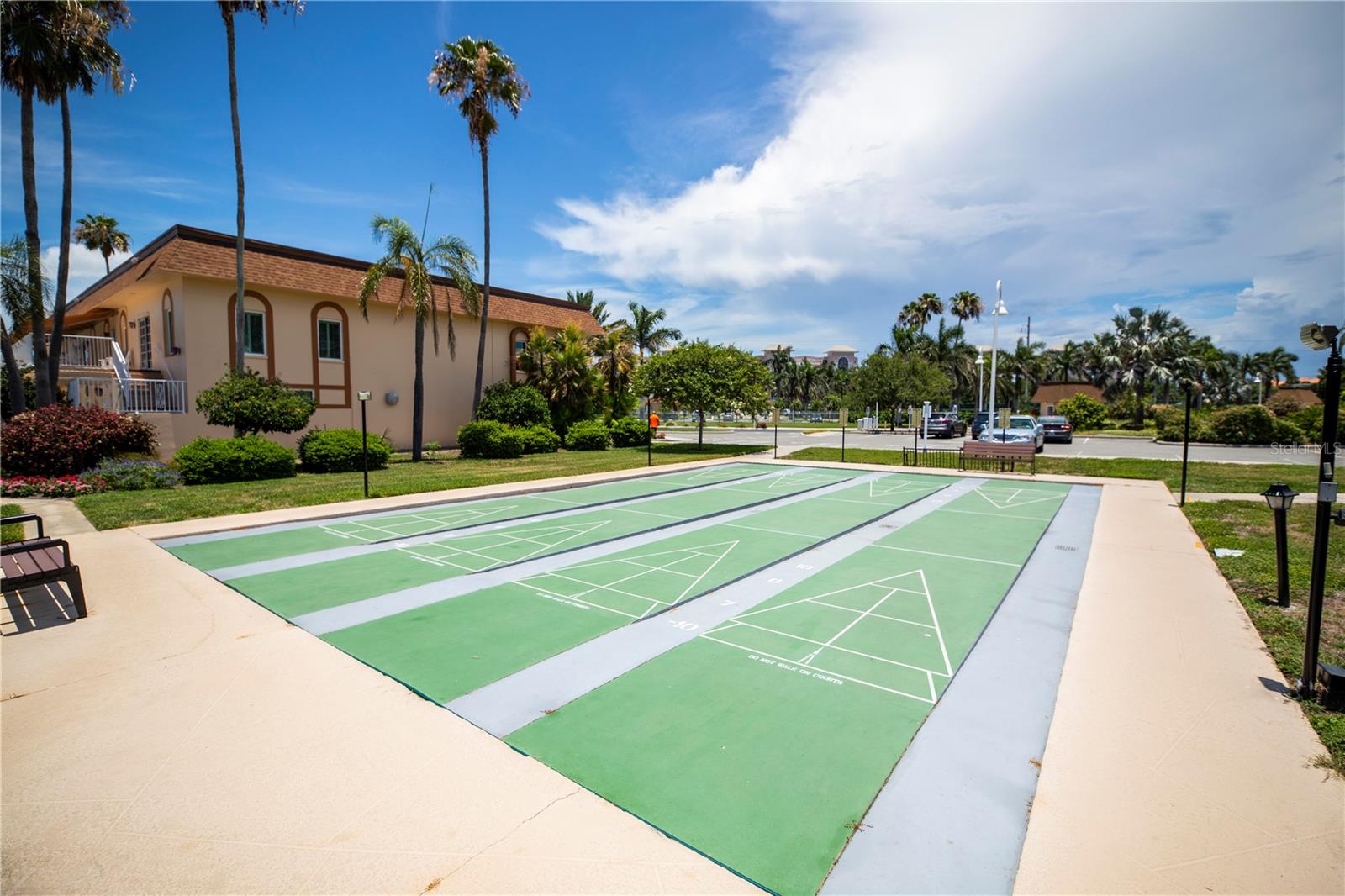 BAYWAY ISLES POINT BRITTANY FIVE - Residential