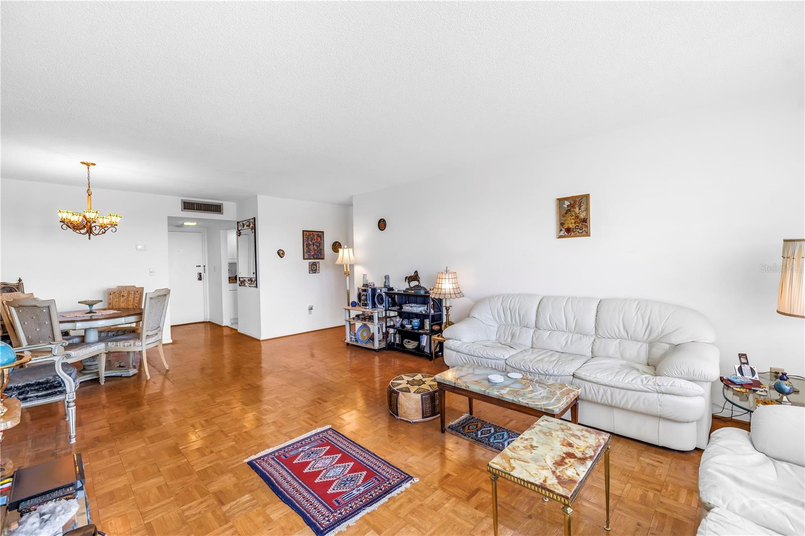 BAYWAY ISLES POINT BRITTANY FIVE - Residential