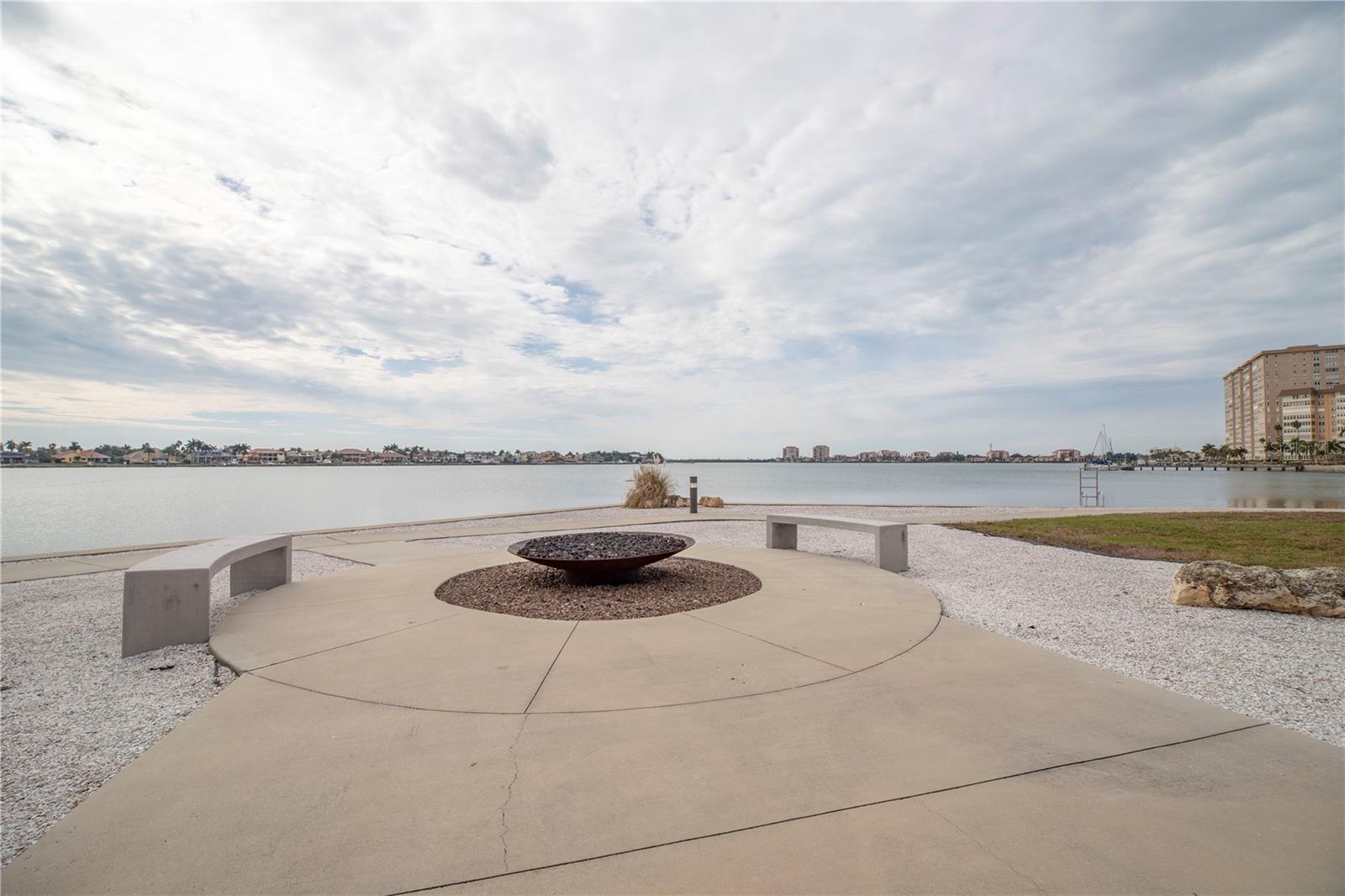 BAYWAY ISLES POINT BRITTANY FIVE - Residential