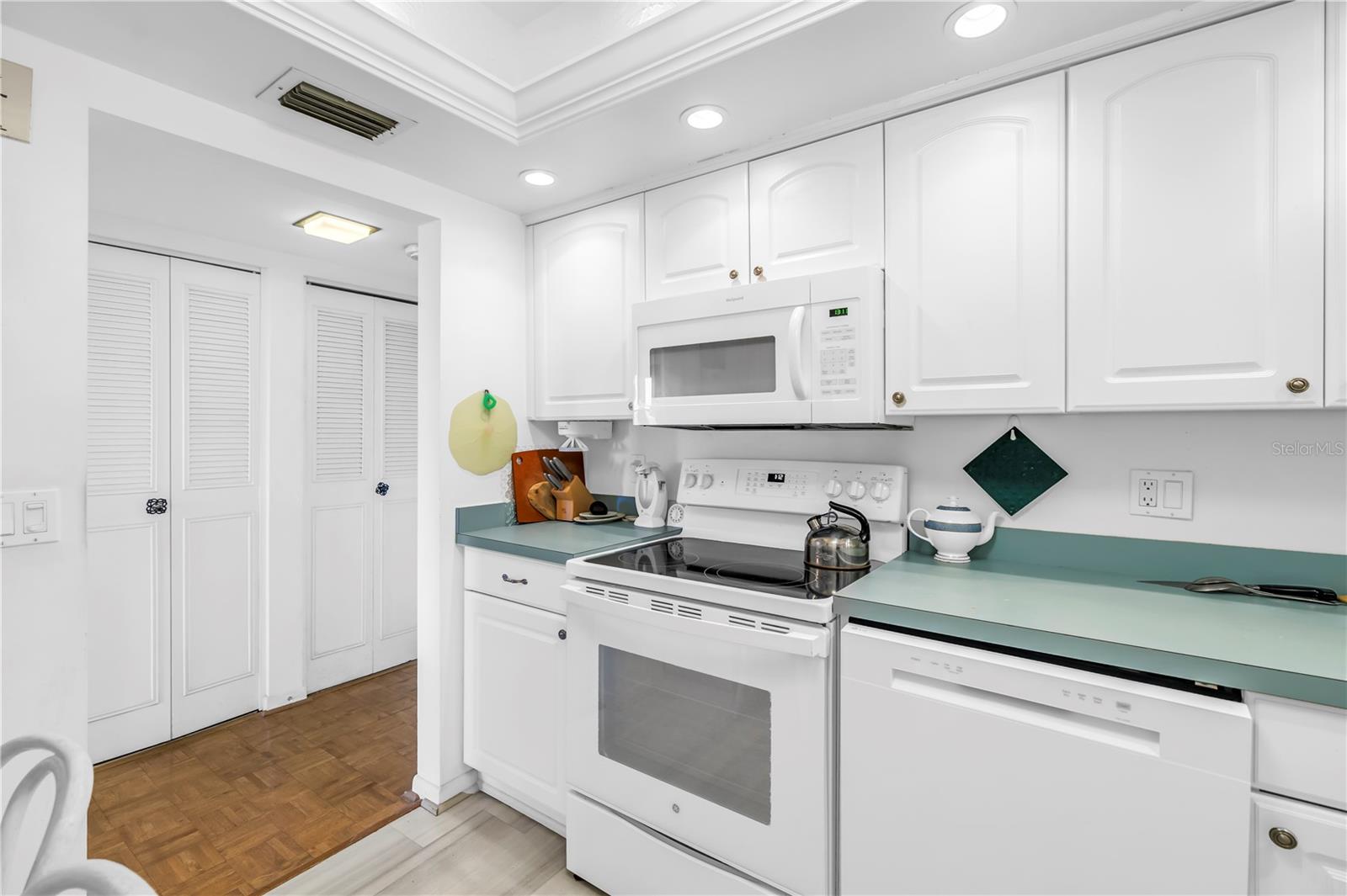 BAYWAY ISLES POINT BRITTANY FIVE - Residential