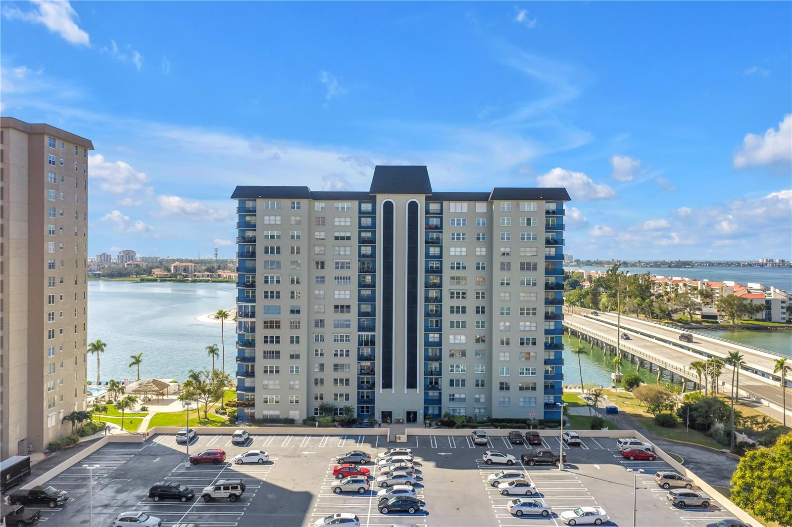 BAYWAY ISLES POINT BRITTANY FIVE - Residential