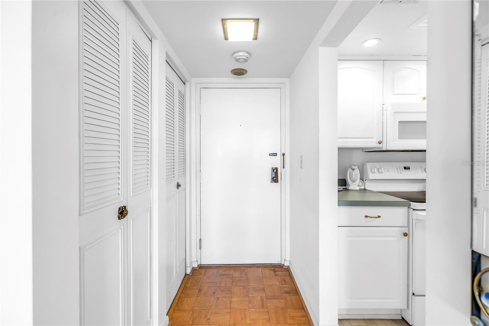 BAYWAY ISLES POINT BRITTANY FIVE - Residential