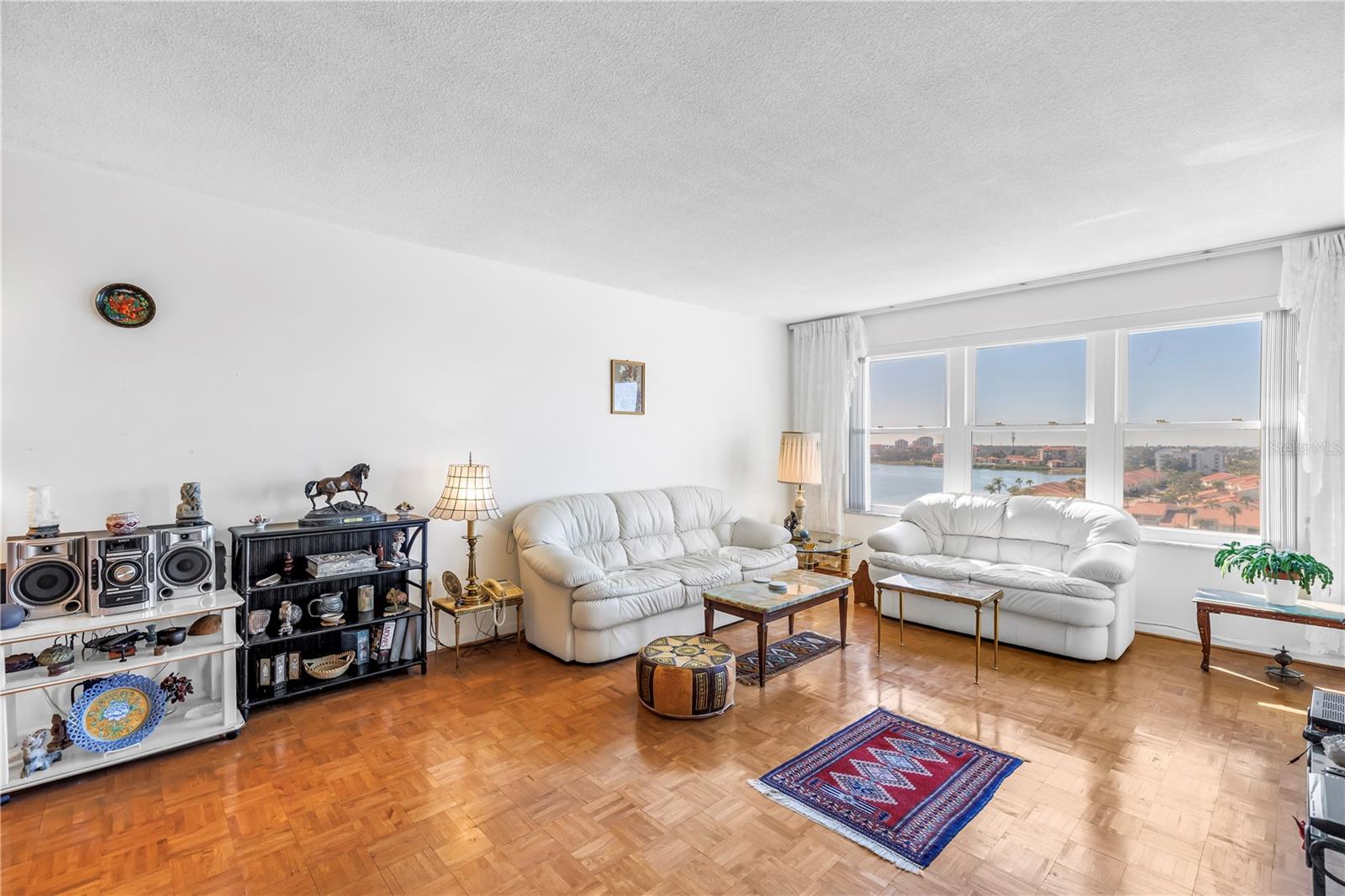 BAYWAY ISLES POINT BRITTANY FIVE - Residential