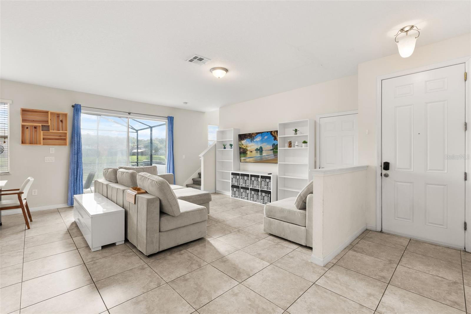 701 LAS FUENTES DRIVE