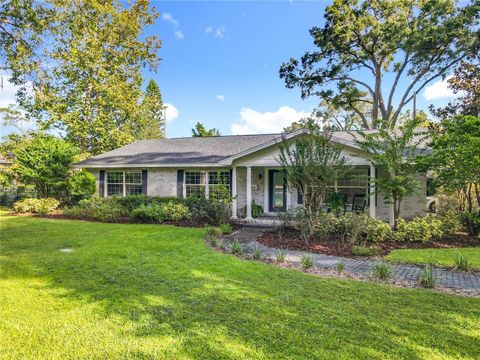 Photo of 851 E Pennsylvania Avenue, Deland, FL 32724 (MLS # V4945051)