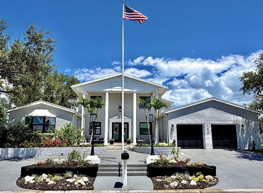 Photo of 154 Lookout Point Drive, Osprey, FL 34229 (MLS # TB8543439)