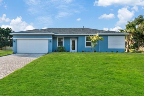 A home in PORT CHARLOTTE