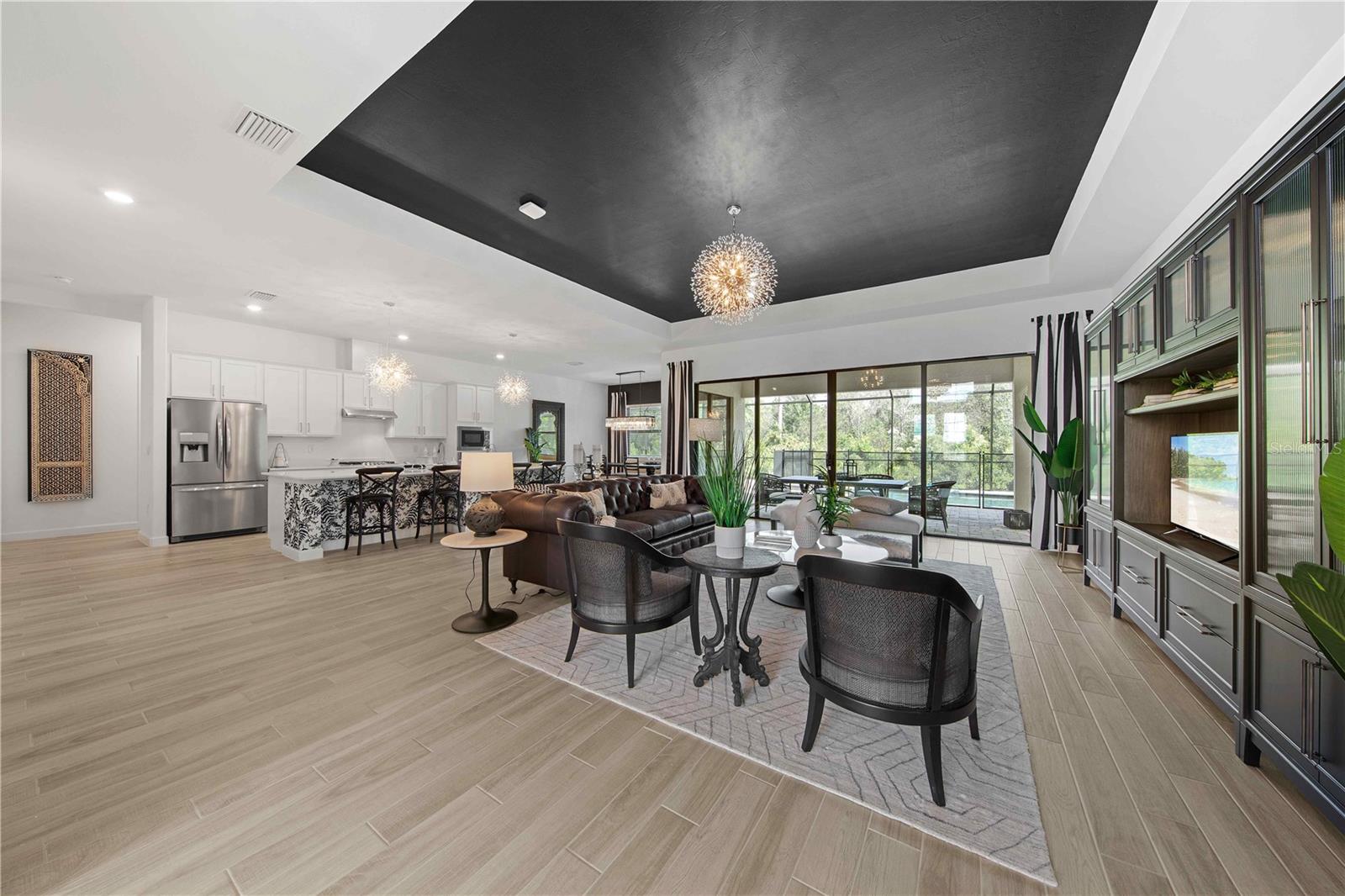 7922 LAKES EDGE LANE