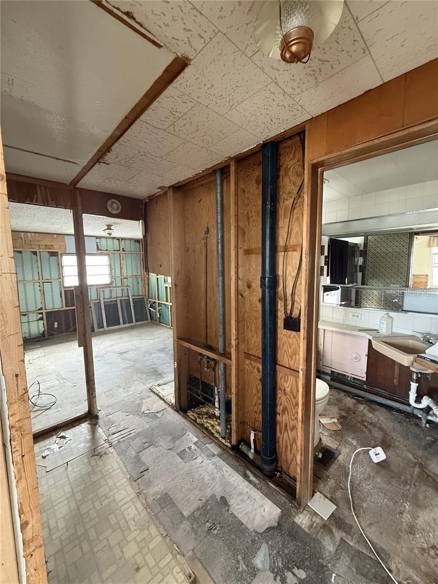 SEA HORSE MOBILE HOME PARK CONDO - Land