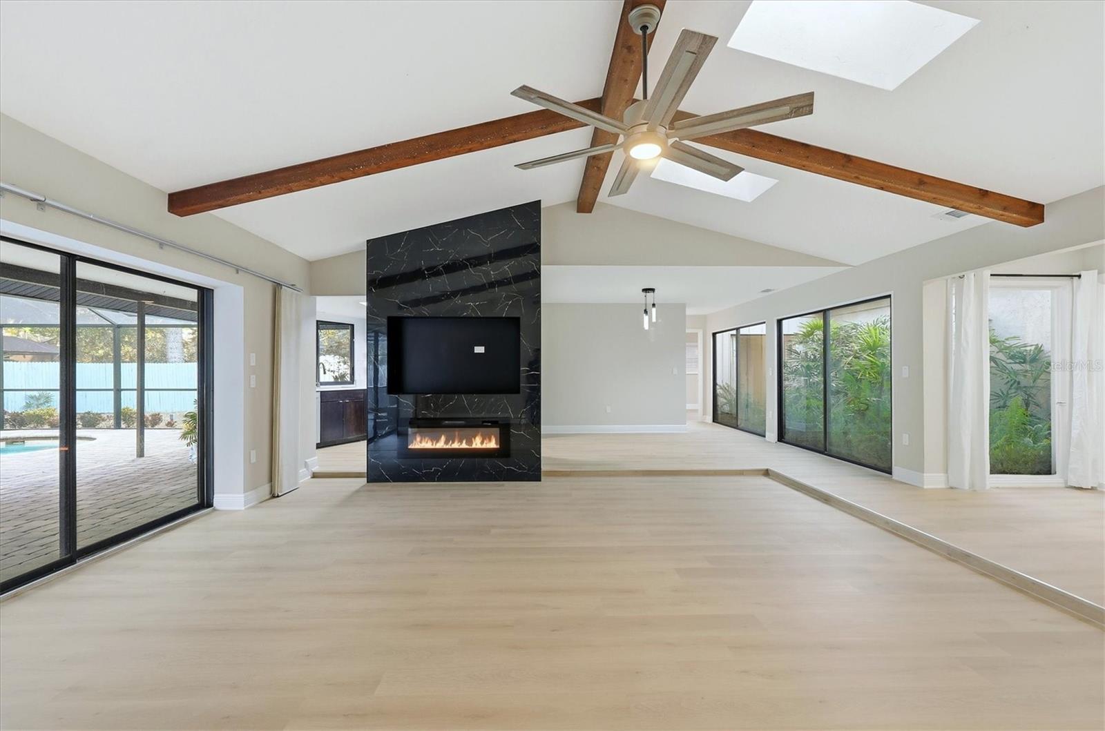 FOREST LAKES SOUTH - Residential