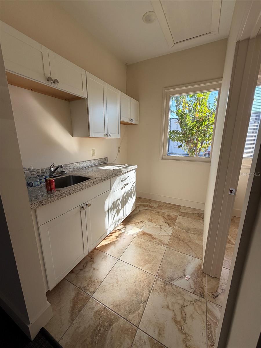 EUSTIS - Commercial Lease