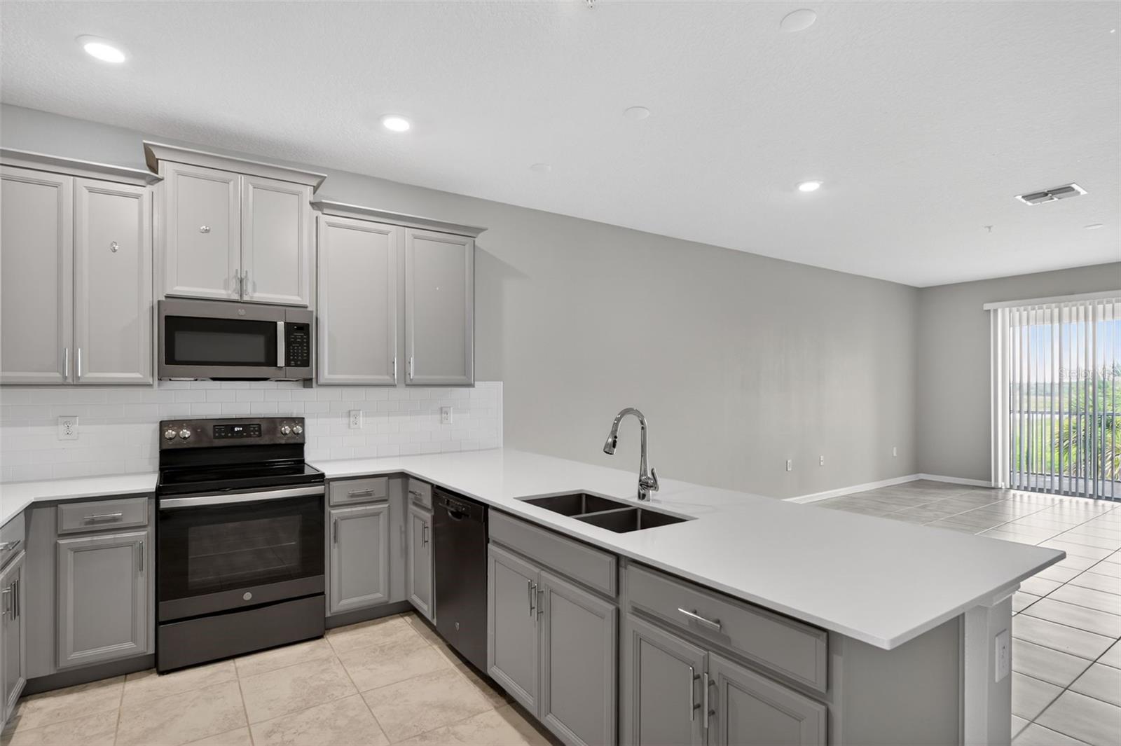 CHAMPIONSGATE CONDO 2 PH 3 - Residential