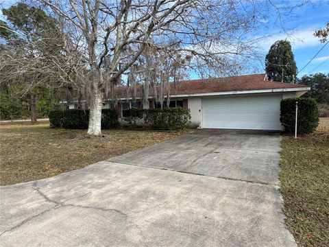 Photo of 11855 SE 84th Terrace, Belleview, FL 34420 (MLS # G5106264)