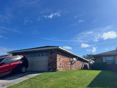 A home in LAKELAND