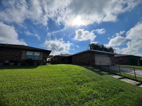 A home in LAKELAND