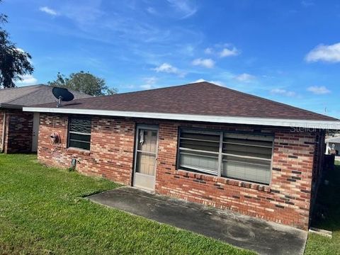 A home in LAKELAND