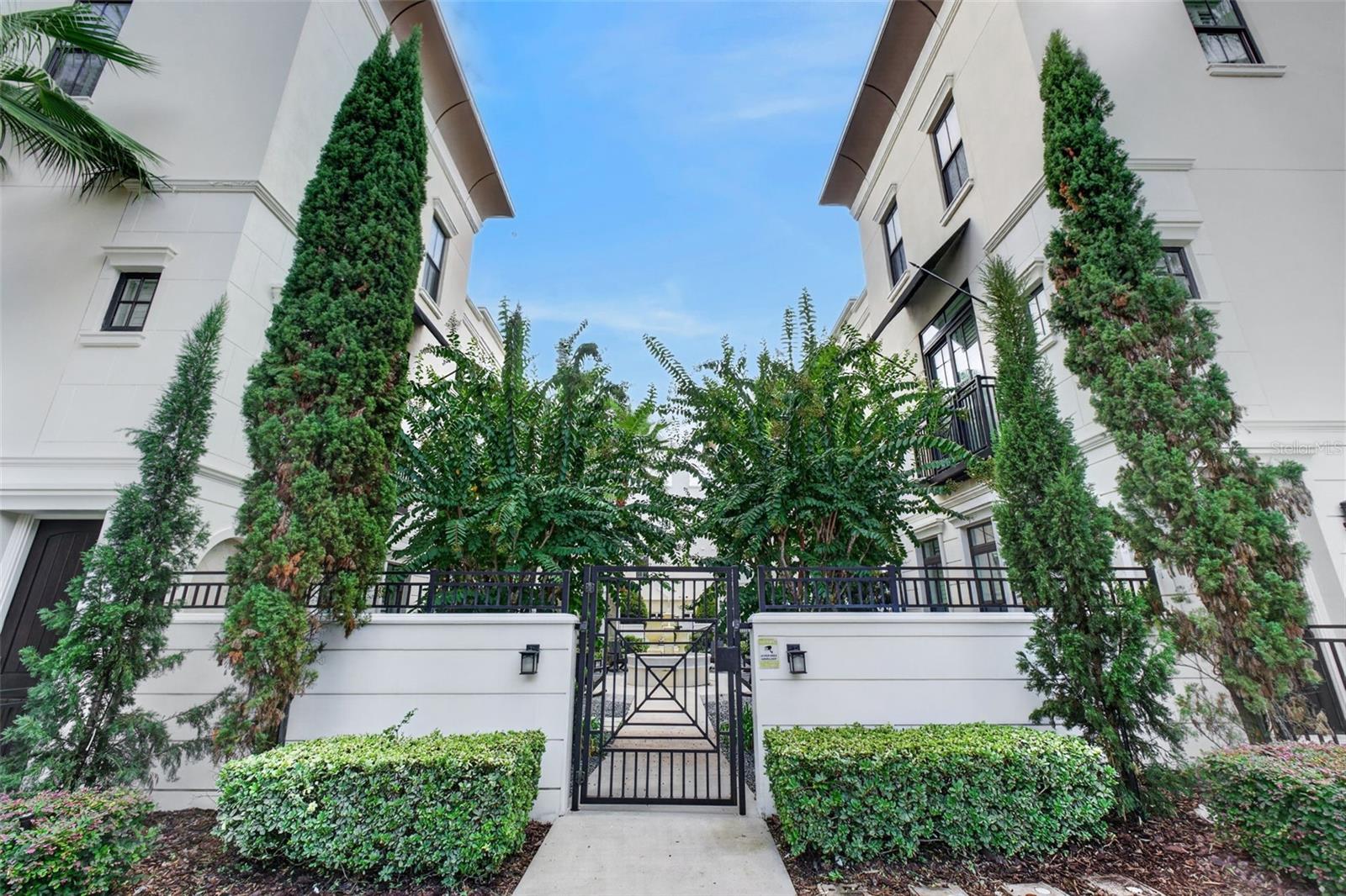 636 MARIPOSA STREET