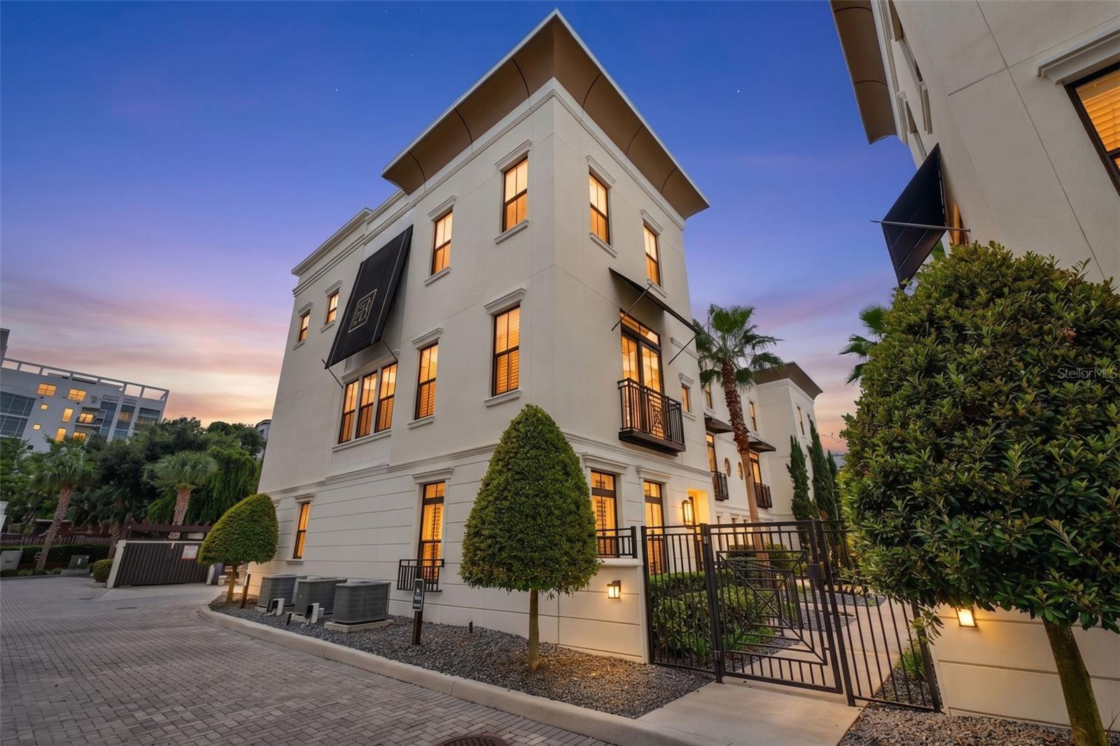 636 MARIPOSA STREET