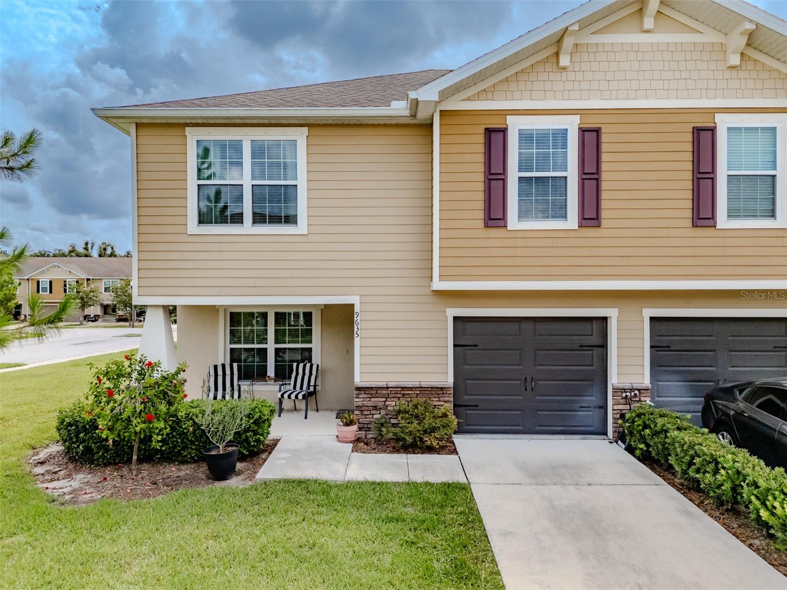 This end unit townhome offers 3 bedrooms, 2.5 bathrooms, an Upstairs Loft and an attached 1-car garage. The kitchen is light & bright offering granite countertops, lots of cabinets, stainless steel appliances, including a quiet Bosch dishwasher and a breakfast bar for casual dining. The dining area offers glass sliders that lead to the lanai. The family room is open & airy. Upstairs you'll find a spacious loft area, ideal for a home office. The oversized primary bedroom features two walk-in closets and the en-suite offers a large walk-in shower, and separate water closet. The secondary rooms are spacious. The Laundry closet is located on the second floor. This house also features in wall pest tubes. The peaceful screen enclosed lania is the perfect spot for your morning coffee as you enjoy the nature without any backyard neighbors. The Landings at Alafia is a small, Gated Community that offers a community pool and allows you to enjoy a maintenance-free lifestyle. The HOA includes water, sewer, and lawn maintenance. Located minutes to I-75, HWY 301, and shopping & dining.