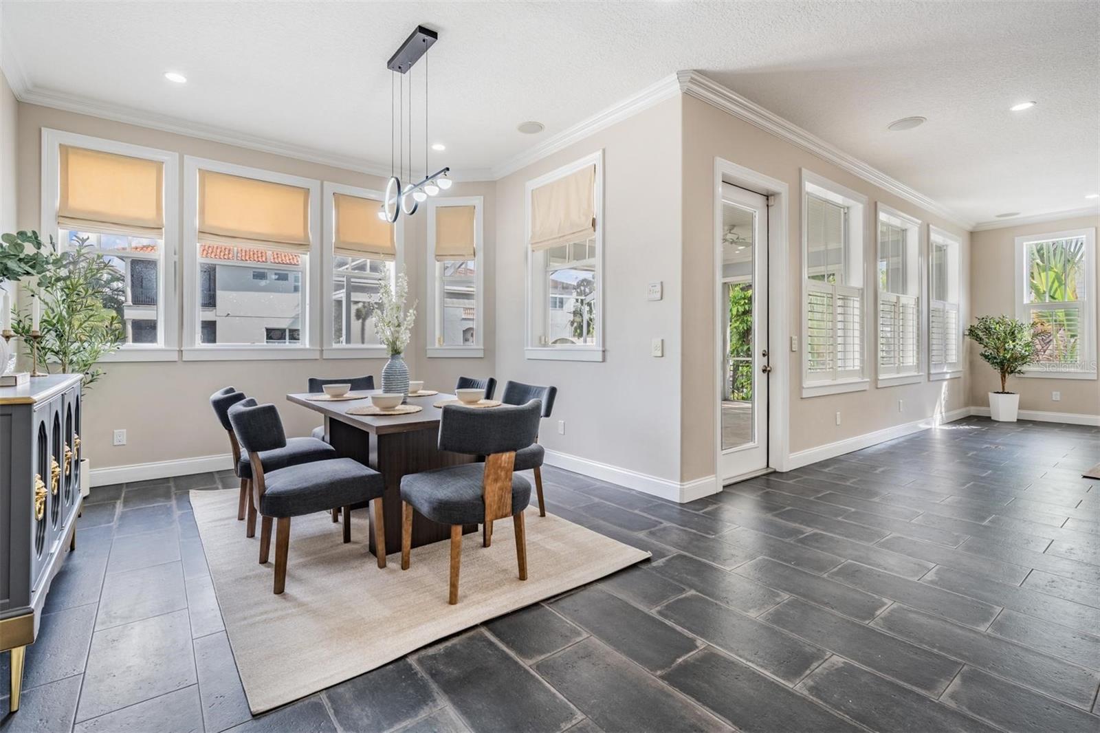 DAVIS ISLANDS PB10 PG52 TO 57 - Residential Lease