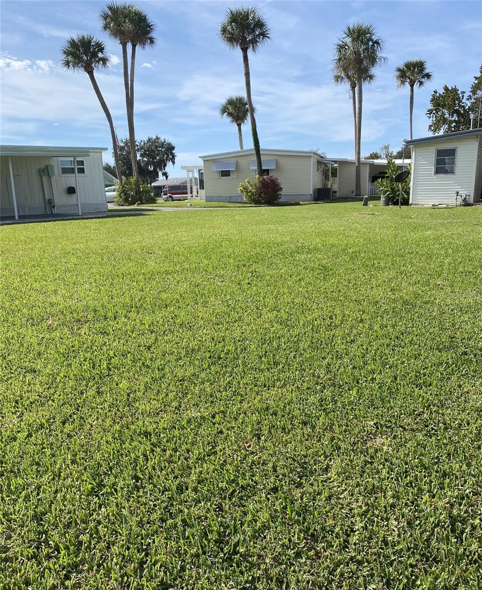 EUSTIS COUNTRY CLUB MANOR MHP - Land