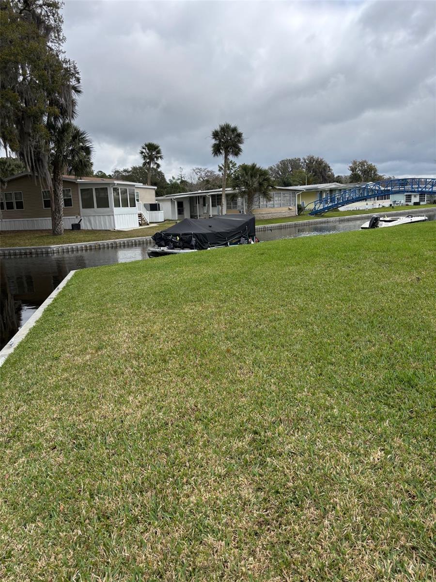 EUSTIS COUNTRY CLUB MANOR MHP - Land