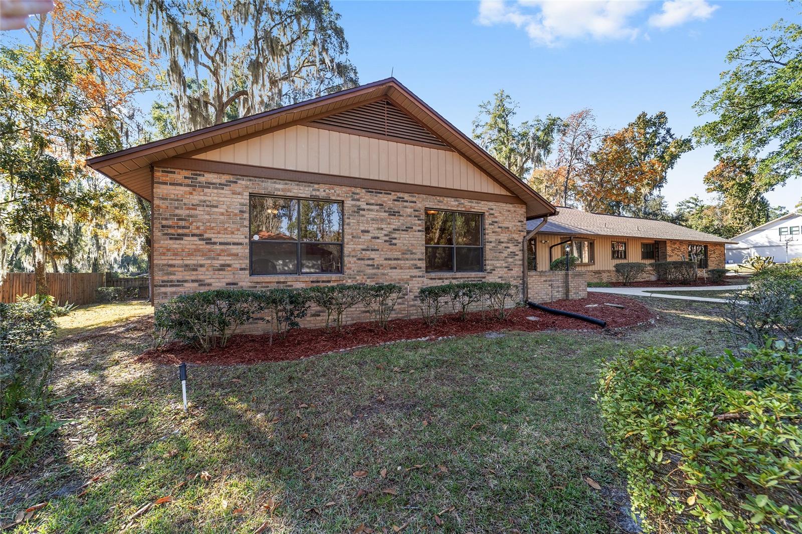 WOODFIELDS - Residential