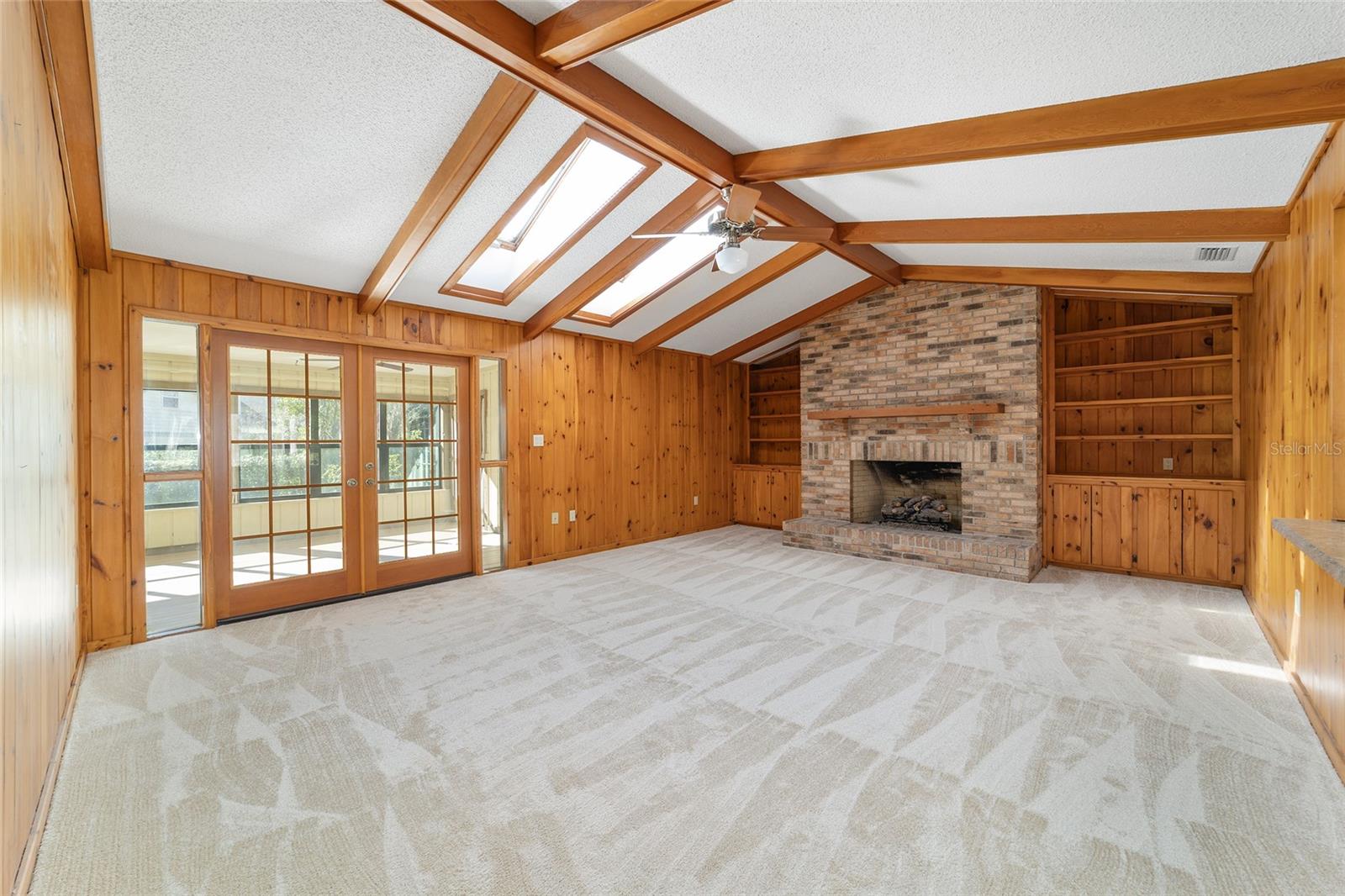 WOODFIELDS - Residential