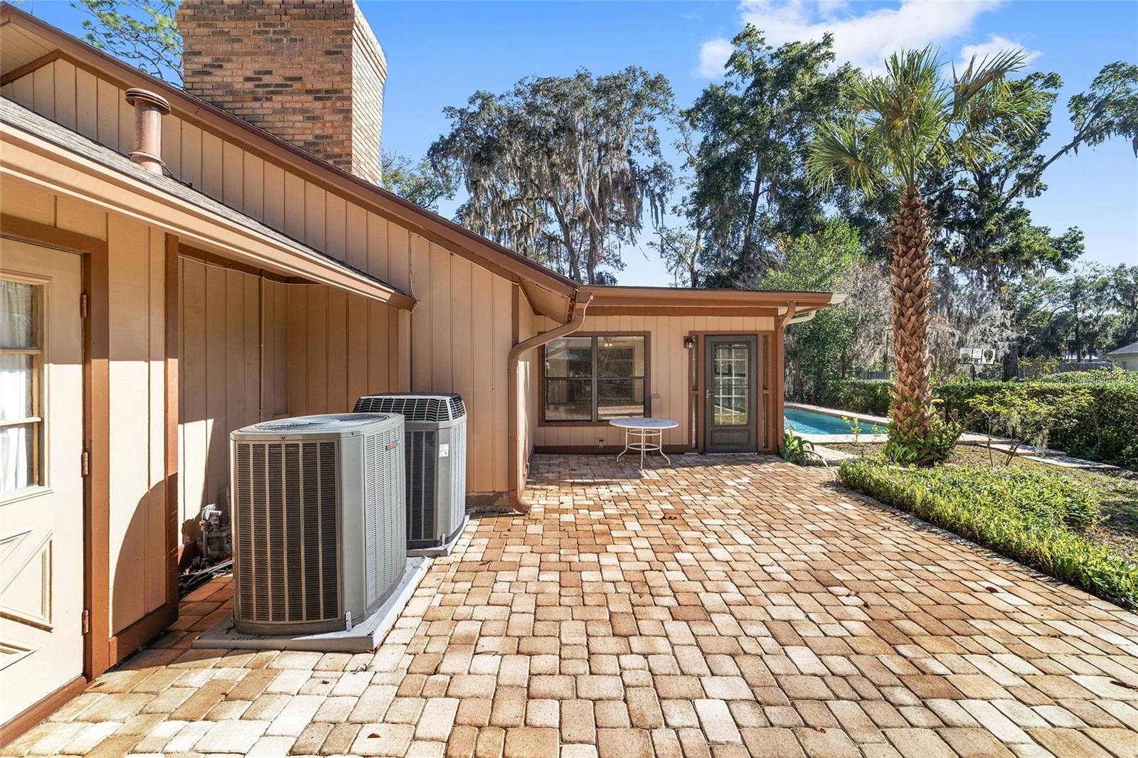 WOODFIELDS - Residential