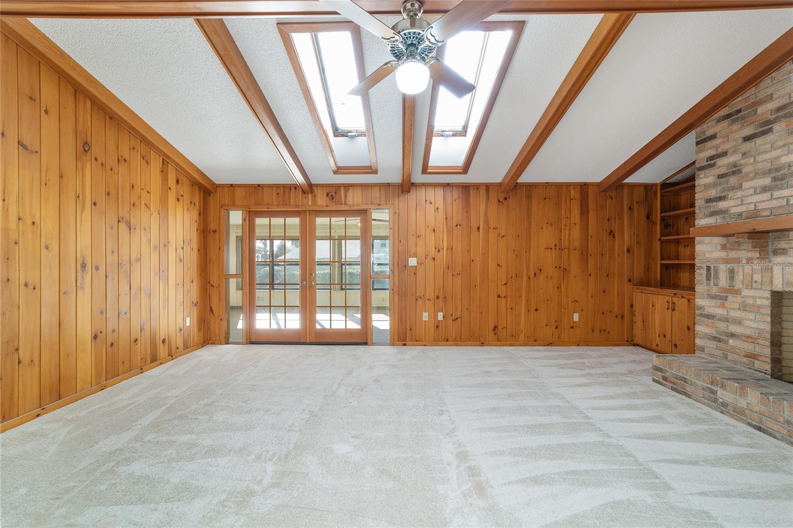 WOODFIELDS - Residential