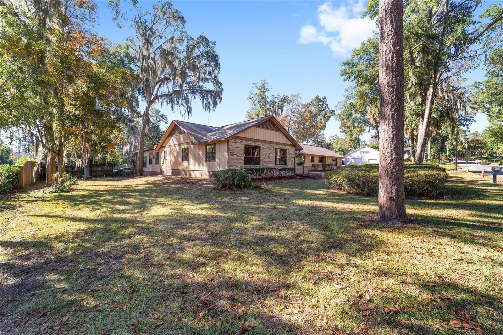 WOODFIELDS - Residential