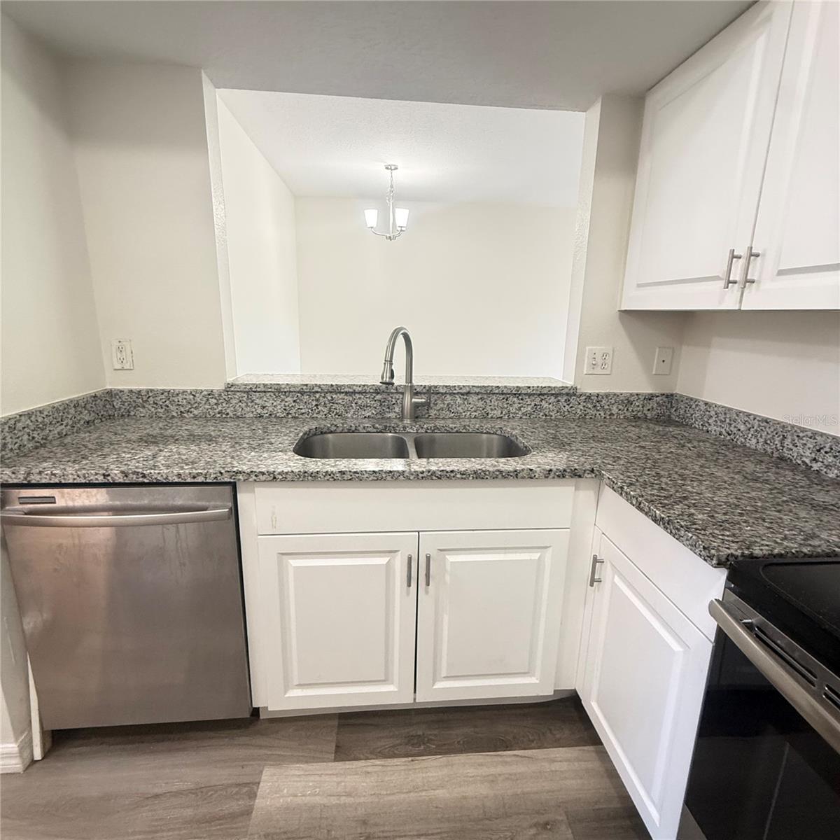 VILLAGES OF BLOOMINGDALE CONDO - Residential