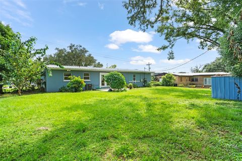 A home in LAKELAND